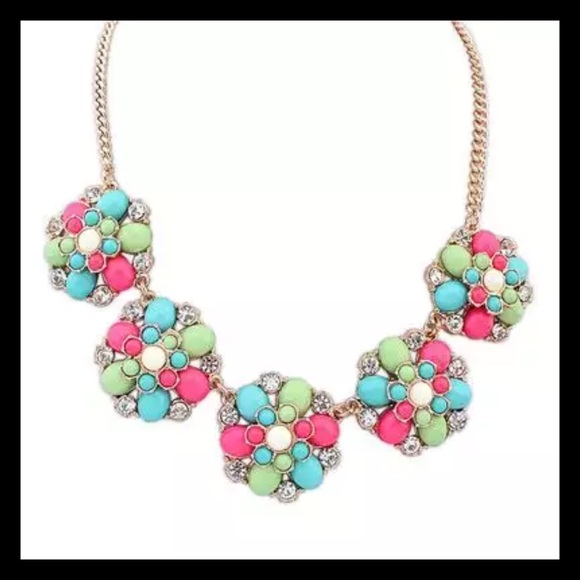 Flower Pendant Necklace - Picture 6 of 6